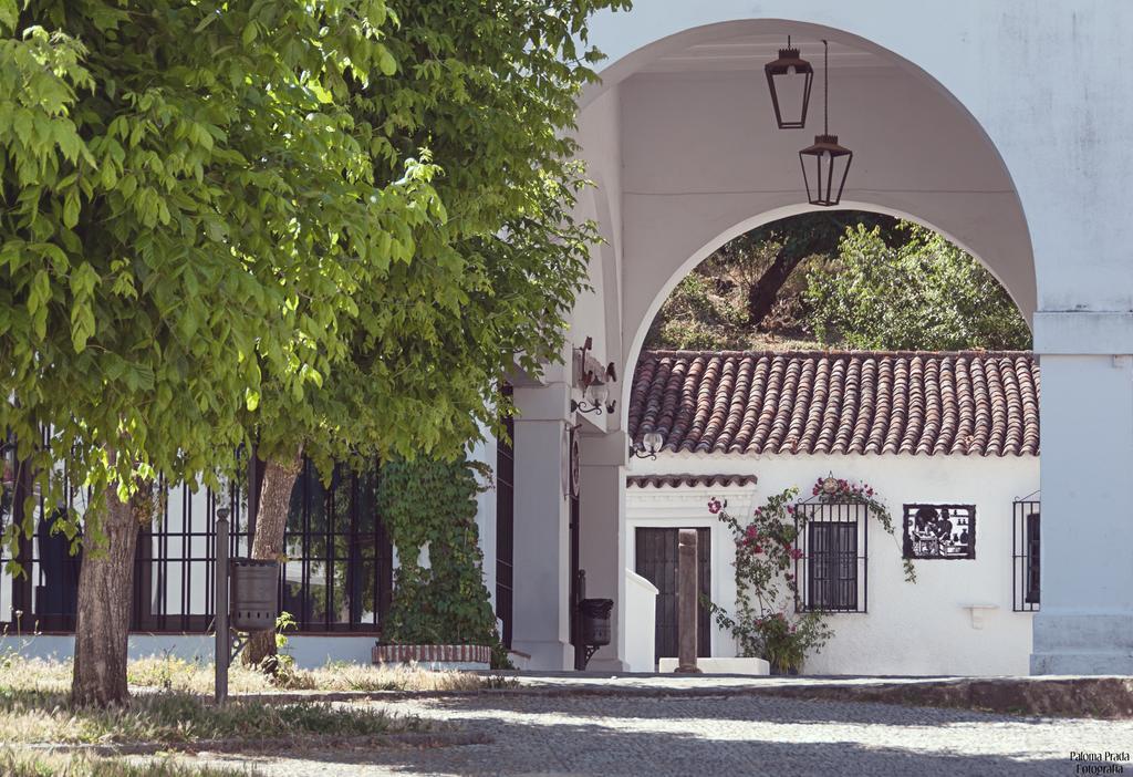 Hospederia Reina De Los Angeles Aracena Exterior photo